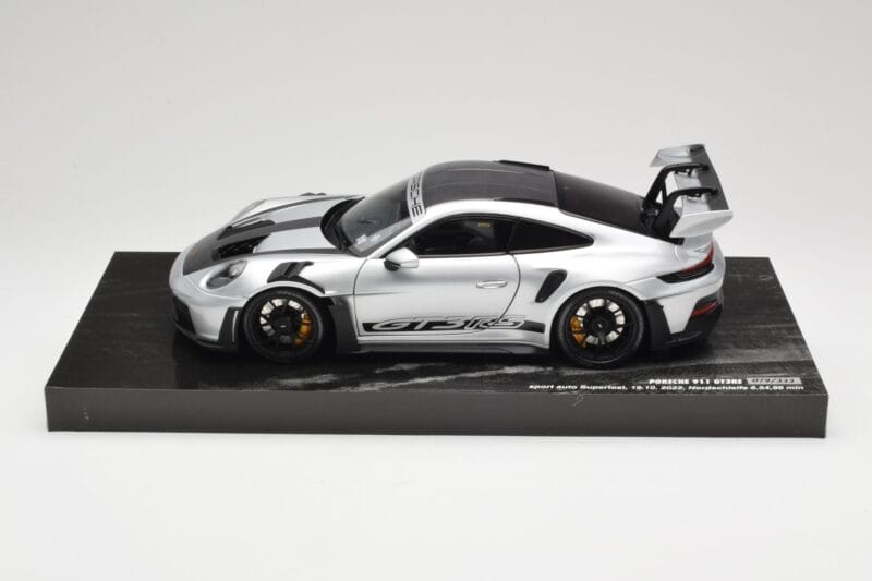 Porsche 911 992 GT3 RS Sølv Weissach Package Minichamps 1:18 110062020 Metal
