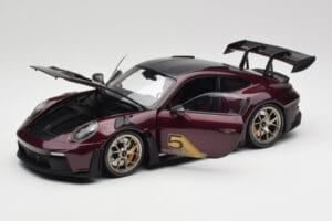 Porsche 911 992 GT3 RS Ultraviolet & Sølvfælge Minichamps 1:18 110062029 Metal — billede 2 af 8