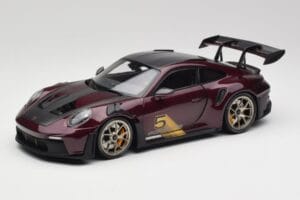 Porsche 911 992 GT3 RS Ultraviolet & Sølvfælge Minichamps 1:18 110062029 Metal