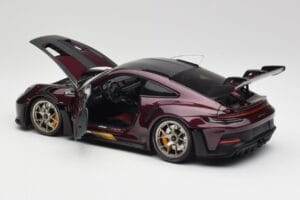 Porsche 911 992 GT3 RS Ultraviolet & Sølvfælge Minichamps 1:18 110062029 Metal — billede 5 af 8