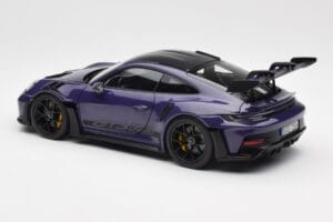 Porsche 911 992 GT3 RS Weissach Package Ultraviolet Norev 1:18 187368 Metal — billede 7 af 8