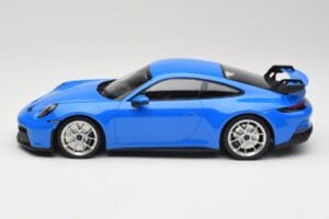 Porsche 911 992 GT3 Shark Blå & Sølvfælge Minichamps 1:18 143069015 Resin — billede 3 af 6