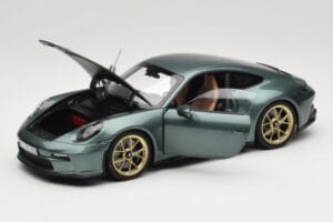 Porsche 911 992 GT3 Touring Package Malachite Green Metallic Norev 1:18 187382 Metal — billede 2 af 8