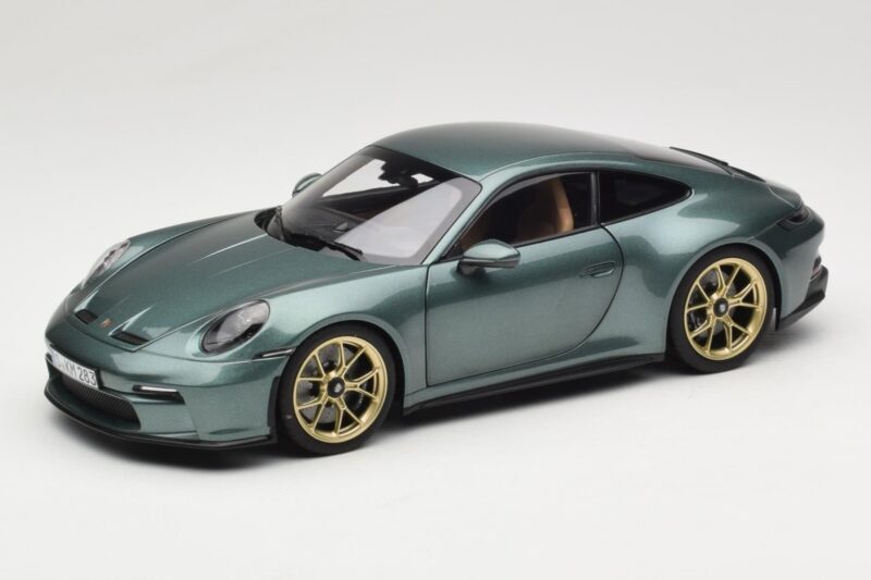 Porsche 911 992 GT3 Touring Package Malachite Green Metallic Norev 1:18 187382 Metal