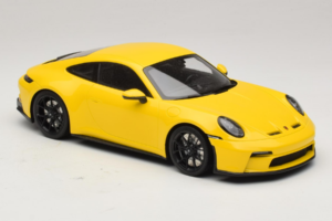 Porsche 911 992 GT3 Touring Gul Sorte Hjul Minichamps 1:18 117069021 Metal — billede 4 af 6