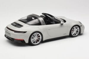 Porsche 911 992 Targa 4 GTS Grå Minichamps 1:18 155061064 Metal — billede 2 af 6