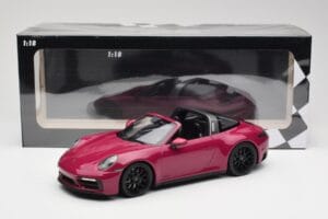 Porsche 911 992 Targa 4 GTS Rubystar Minichamps 1:18 155061066 Metal — billede 6 af 6