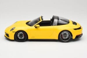Porsche 911 992 Targa 4 GTS Gul Minichamps 1:18 153061064 Metal — billede 3 af 6