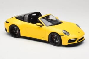 Porsche 911 992 Targa 4 GTS Gul Minichamps 1:18 153061064 Metal — billede 4 af 6