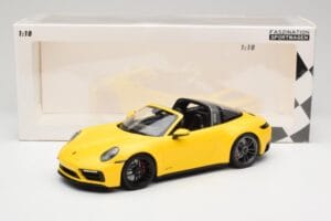 Porsche 911 992 Targa 4 GTS Gul Minichamps 1:18 153061064 Metal — billede 6 af 6