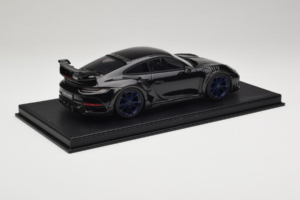 Porsche 911 992 TechArt GTstreet R Sort Med Blå Hjul TechArt 1:18 REMC009 Resin — billede 3 af 6