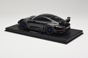 Porsche 911 992 TechArt GTstreet R Sort Med Blå Hjul TechArt 1:18 REMC009 Resin — billede 5 af 6