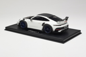 Porsche 911 992 TechArt GTstreet R Hvid Med Blå Hjul TechArt 1:18 REMC014 Resin — billede 5 af 6