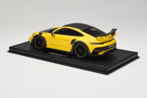 Porsche 911 992 TechArt GTstreet R Gul Med Sorte Hjul TechArt 1:18 REMC011 Resin — billede 5 af 6