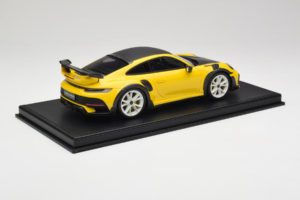 Porsche 911 992 TechArt GTstreet R Gul Med Hvide Hjul TechArt 1:18 REMC015 Resin — billede 2 af 6
