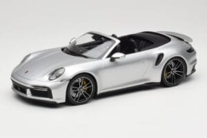 Porsche 911 992 Turbo S Cabriolet Sølv Minichamps 1:18 155069082 Metal