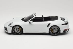 Porsche 911 992 Turbo S Cabriolet White Metallic Minichamps 1:18 155069080 Metal — billede 3 af 6