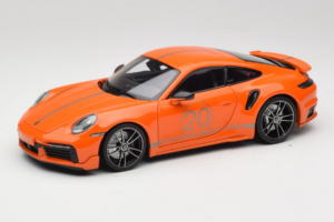 Porsche 911 992 Turbo S Coupe Sport Design Orange Minichamps 1:18 113069074 Metal