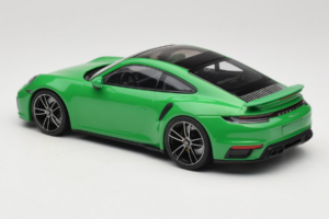 Porsche 911 992 Turbo S Grøn Minichamps 1:18 153069077 Metal — billede 5 af 6