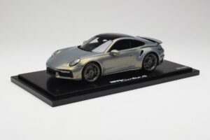 Porsche 911 Turbo S 992 Silver Bamboo Chromaflire With Display Case Spark 1:18 WAP0219100RTSS Resin — billede 2 af 7