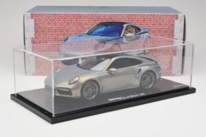Porsche 911 Turbo S 992 Silver Bamboo Chromaflire With Display Case Spark 1:18 WAP0219100RTSS Resin — billede 7 af 7