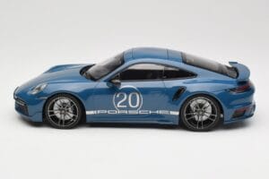 Porsche 911 992 Turbo S Sport Design Package Gentian Blue Metallic Minichamps 1:18 155069170 Metal — billede 3 af 6