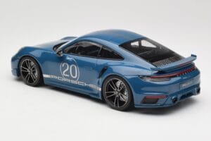 Porsche 911 992 Turbo S Sport Design Package Gentian Blue Metallic Minichamps 1:18 155069170 Metal — billede 5 af 6