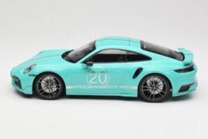 Porsche 911 992 Turbo S Sport Design Package Racing Green Minichamps 1:18 155069175 Metal — billede 3 af 6