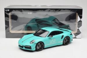 Porsche 911 992 Turbo S Sport Design Package Racing Green Minichamps 1:18 155069175 Metal — billede 6 af 6