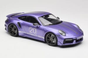 Porsche 911 992 Turbo S Sport Design Package Viola Metallic Minichamps 1:18 155069174 Metal — billede 4 af 6
