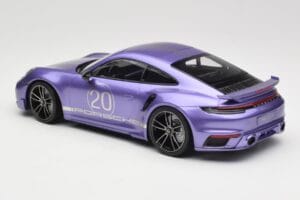 Porsche 911 992 Turbo S Sport Design Package Viola Metallic Minichamps 1:18 155069174 Metal — billede 5 af 6