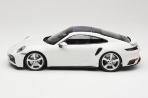 Porsche 911 Turbo S 992 Hvid Minichamps 1:18 WAP0211620RTRB Metal — billede 3 af 6