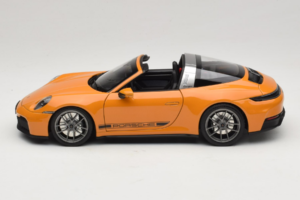 Porsche 911 992.2 Targa 4 GTS Bahama Yellow Norev 1:18 187190 Metal — billede 5 af 10