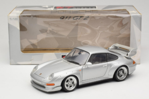 Porsche 911 993 GT2 Street Sølv UT Models 1:18 180065000 Metal — billede 8 af 8