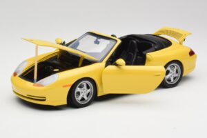 Porsche 911 996 Cabriolet Speed Gul UT Models 1:18 27906 Metal — billede 2 af 8