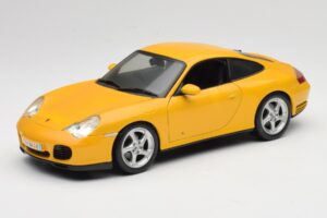 Porsche 911 996 Carrera 4S Gul Maisto 1:18 WAP02101610 Metal