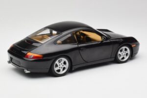 Porsche 911 996 Carrera Sort Gate 1:18 1043 Metal — billede 3 af 8
