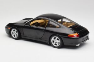 Porsche 911 996 Carrera Sort Gate 1:18 1043 Metal — billede 7 af 8