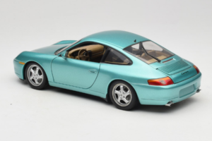 Porsche 911 996 Green Metallic UT Models 1:18 27901 Metal — billede 7 af 8