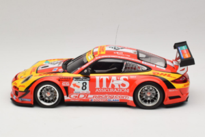 Porsche 911 997 GT3 R #8 De Lorenzi Racing De Lorenzi 24 Hours of Spa 2011 Minichamps 1:18 151118918 Metal — billede 3 af 6