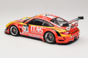 Porsche 911 997 GT3 R #8 De Lorenzi Racing De Lorenzi 24 Hours of Spa 2011 Minichamps 1:18 151118918 Metal — billede 5 af 6