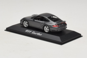Porsche 911 997 Turbo Grey Metallic Minichamps 1:43 WAP02013016 Metal — billede 3 af 5