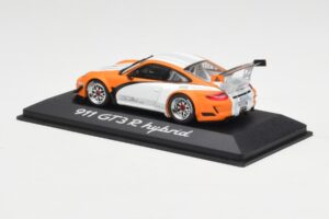 Porsche 911 GT3 R Hybrid 997.2 Presentation White Orange Minichamps 1:43 WAP0201170B Metal — billede 3 af 4