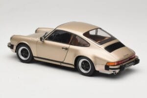 Porsche 911 Carrera 3.2 Bronze Solido 1:18 S1802602 Metal — billede 7 af 8