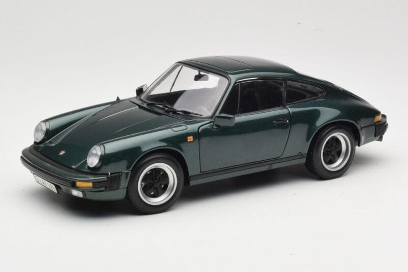 Porsche 911 Carrera Green Metallic Minichamps 1:18 100063022 Metal