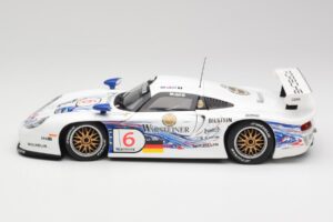 Porsche 911 GT1 #6 T. Boutsen / H-J. Stuck 1997 UT Models 1:18 39720 Metal — billede 4 af 8
