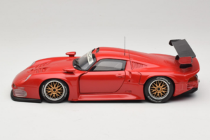 Porsche 911 GT1 Concept Rød UT Models 1:18 180966625-R1 Metal — billede 4 af 8