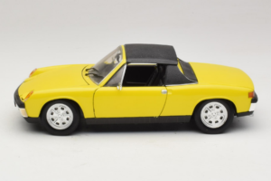 Porsche 914 Gul Revell 1:18 8976 Metal — billede 4 af 8