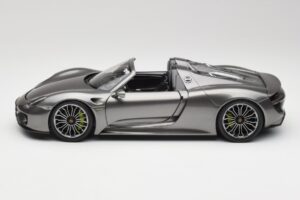 Porsche 918 Spyder Liquid Metal Sølv Minichamps 1:18 110062430 Metal — billede 4 af 8