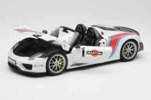 Porsche 918 Spyder Weissach Package Martini Minichamps 1:18 110062440 Metal — billede 2 af 8